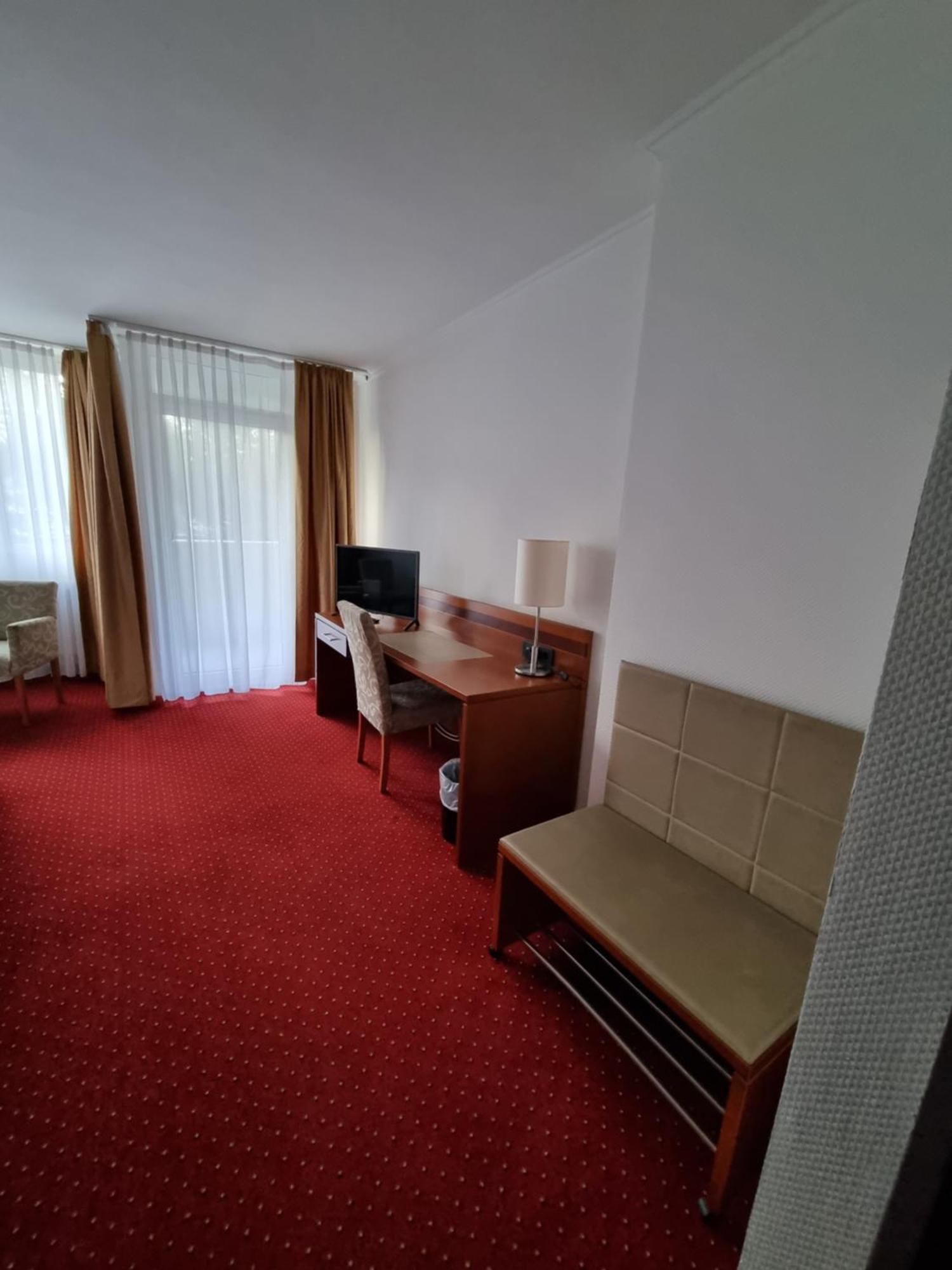 Hotel Am Rosenpark Aachen Exterior photo