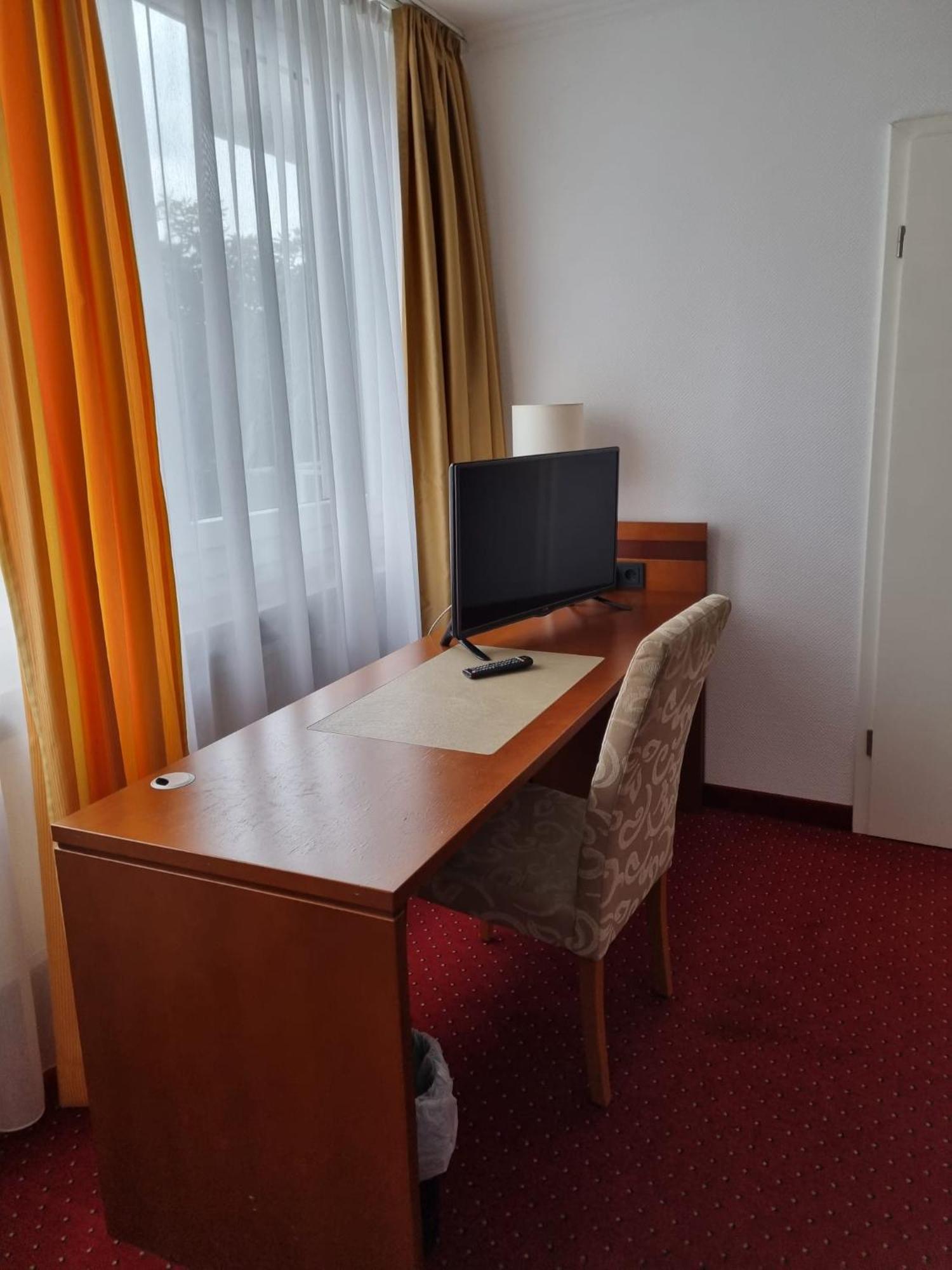 Hotel Am Rosenpark Aachen Exterior photo