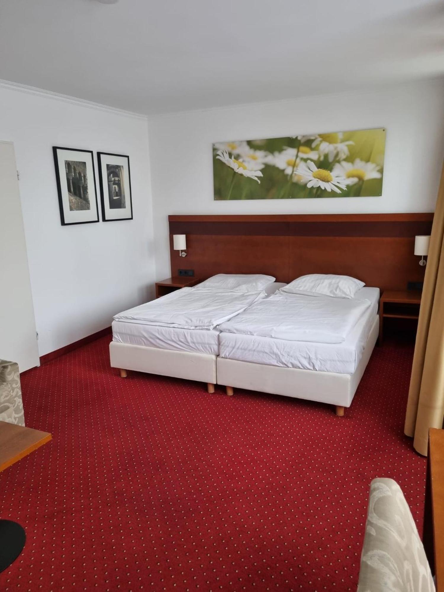 Hotel Am Rosenpark Aachen Exterior photo