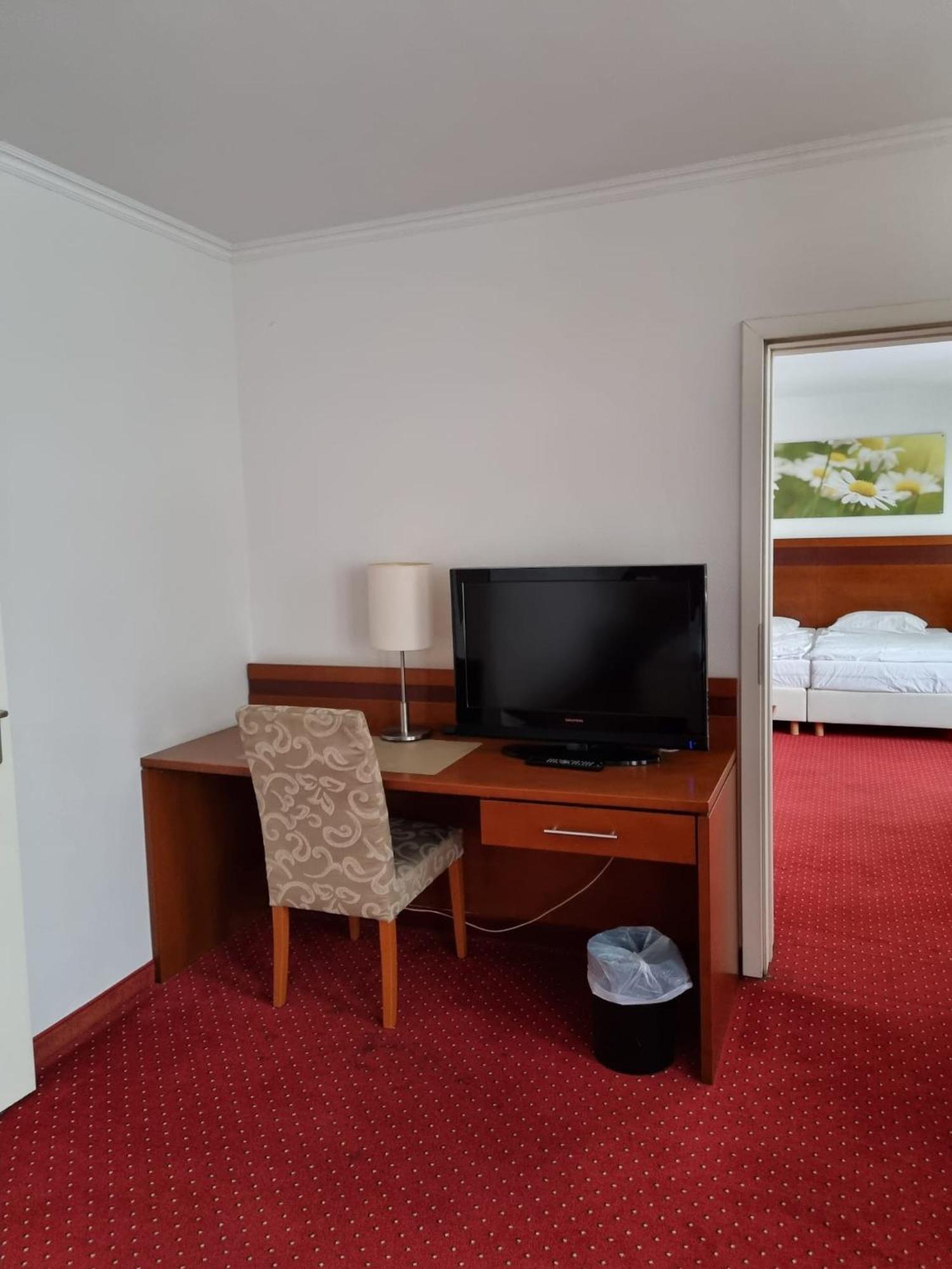 Hotel Am Rosenpark Aachen Exterior photo