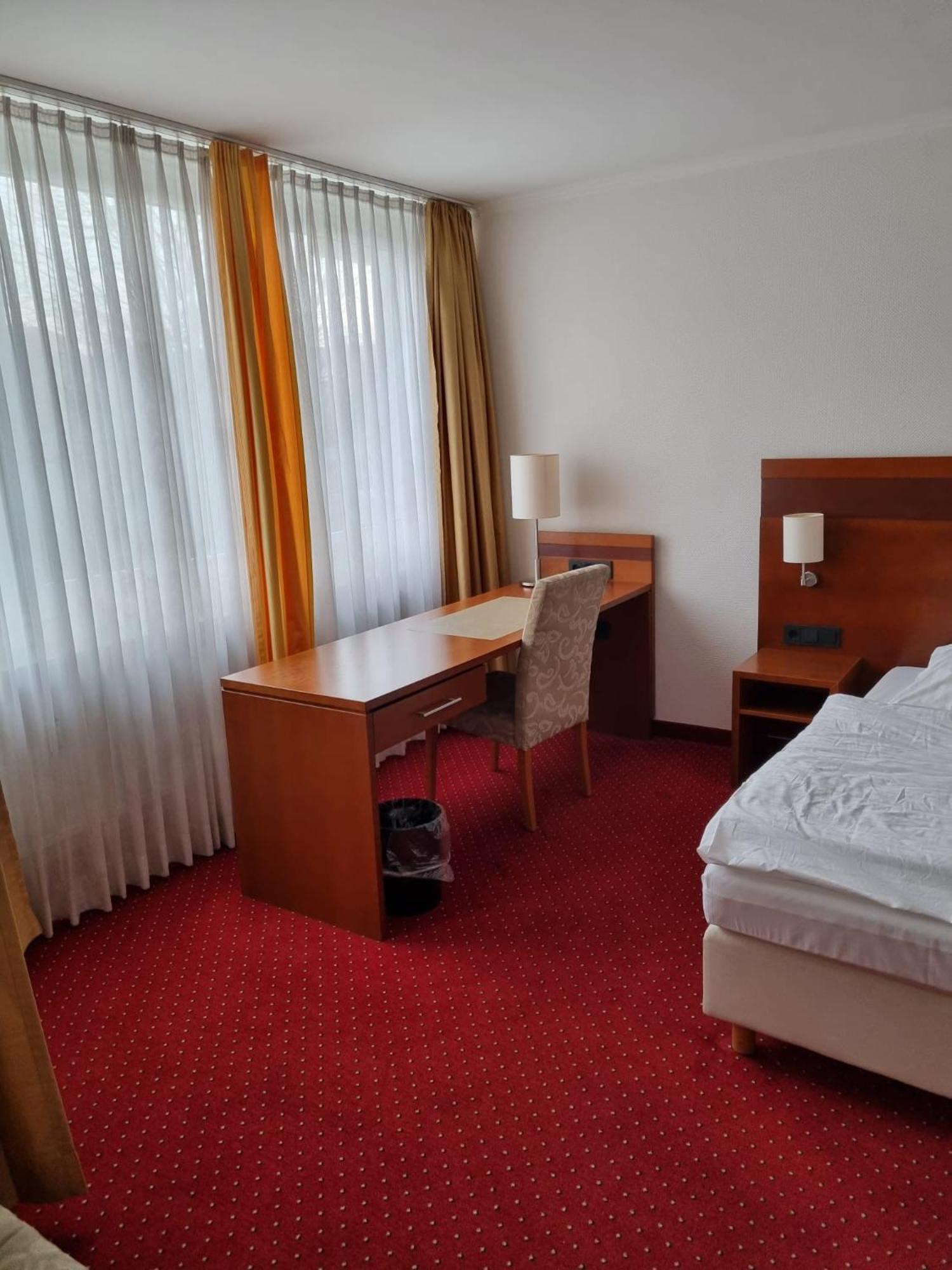 Hotel Am Rosenpark Aachen Exterior photo