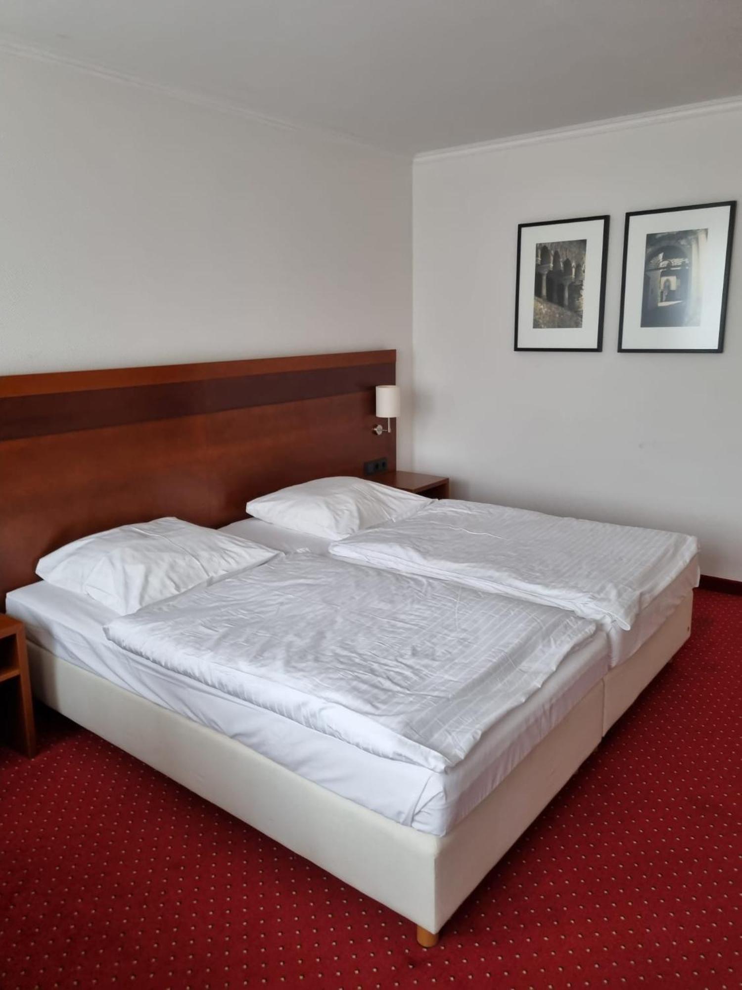Hotel Am Rosenpark Aachen Exterior photo