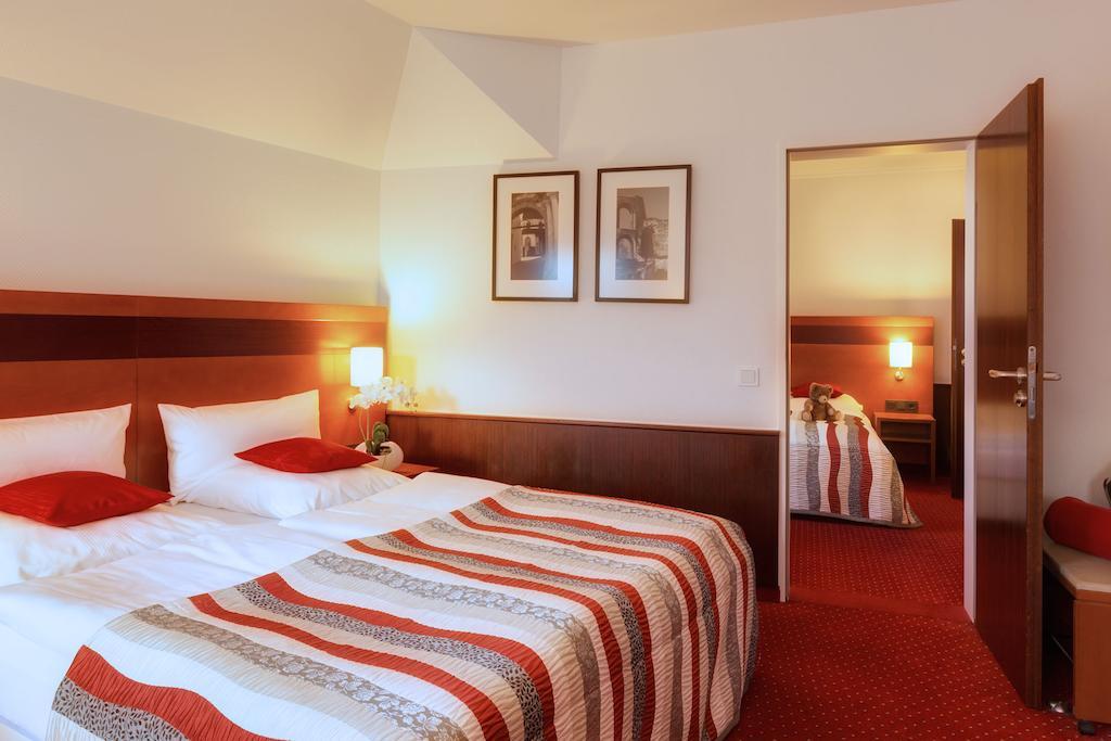 Hotel Am Rosenpark Aachen Exterior photo
